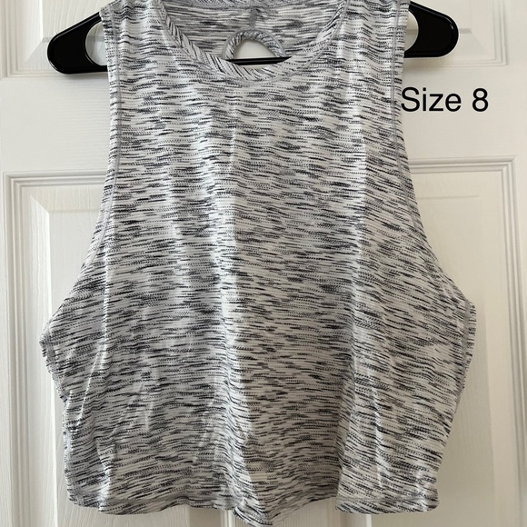 Lululemon bundle of leggings and tops - Picture 5 of 9